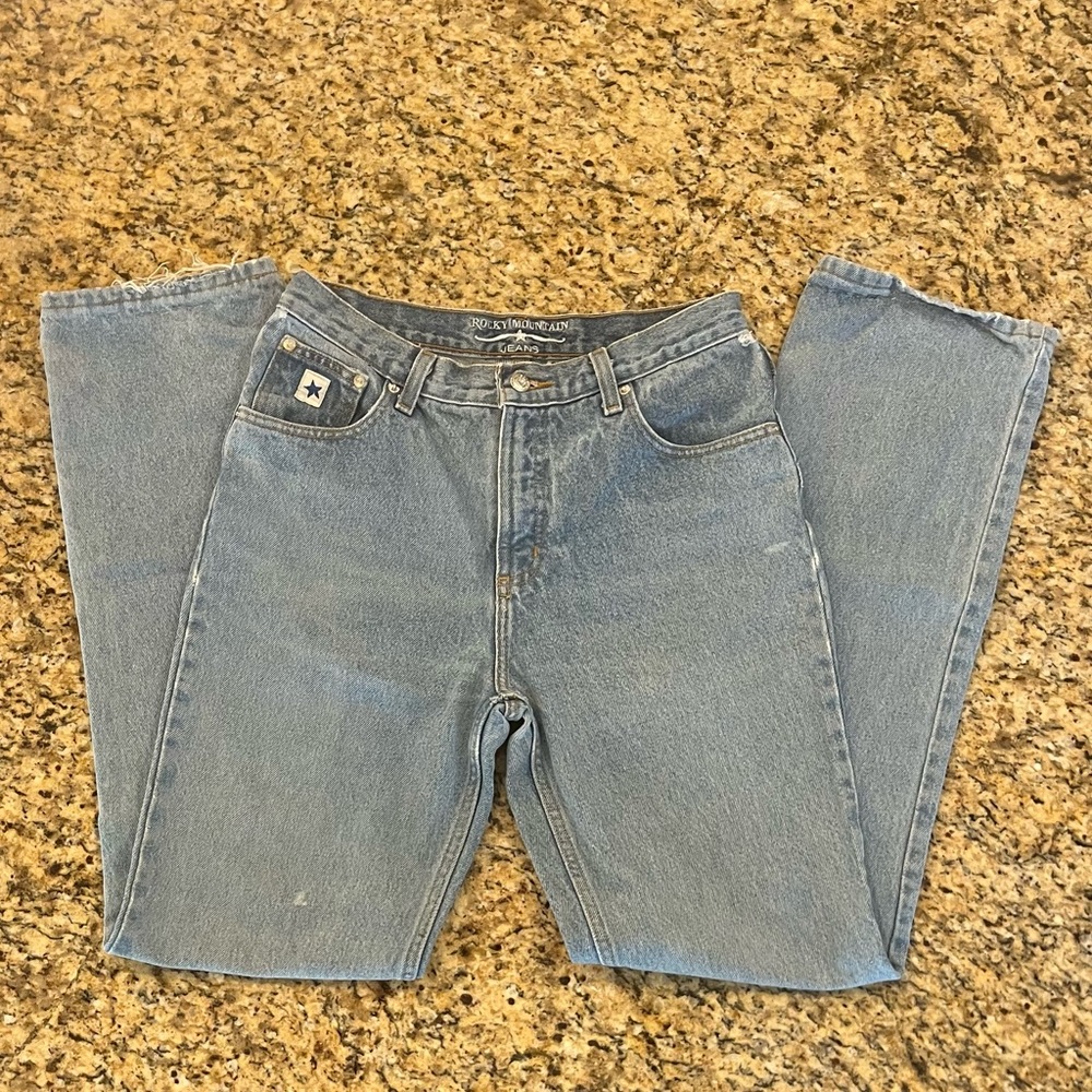 Straight Leg Rocky Mountain Jeans Size 6L!